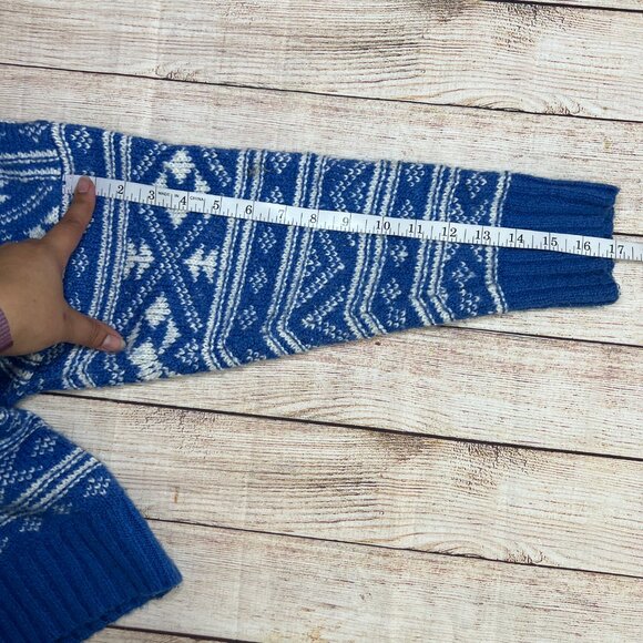 American Eagle Fair Isle Sweater Womens Large Blue White Geometric Knit Pullover - Picture 3 of 10